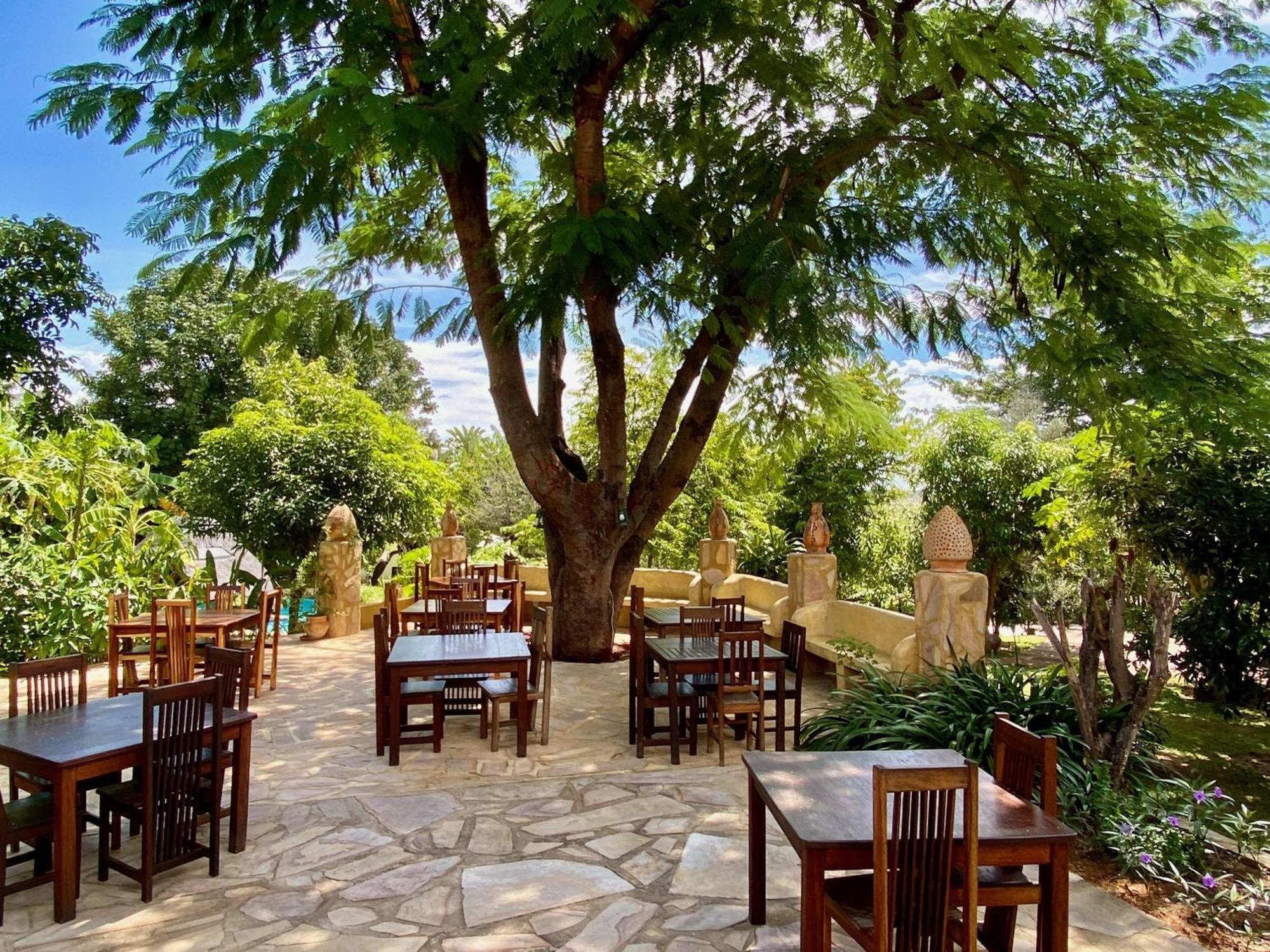 Tambuti Lodge Rundu Exteriör bild