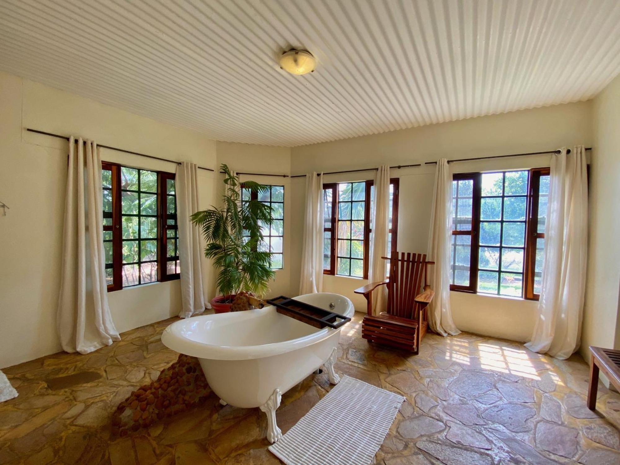 Tambuti Lodge Rundu Exteriör bild