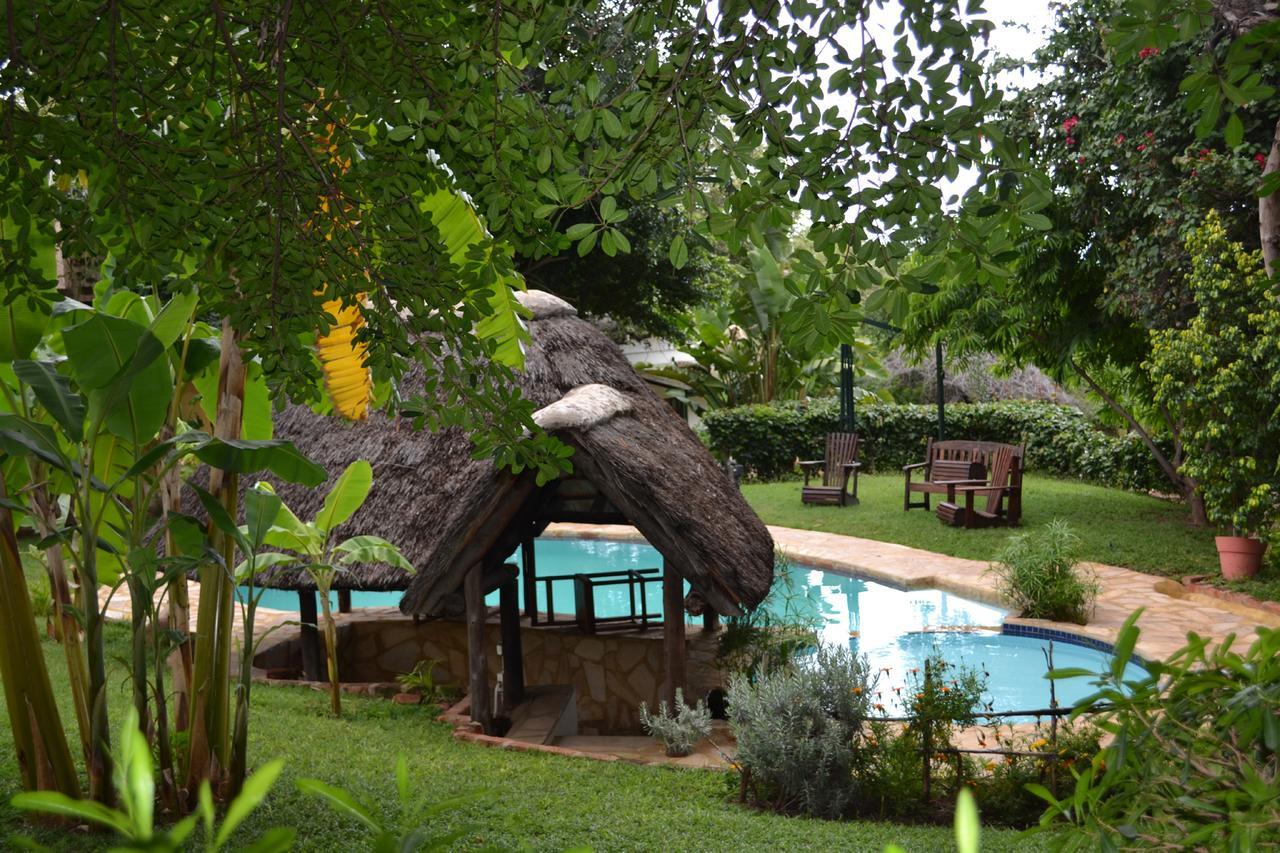 Tambuti Lodge Rundu Exteriör bild