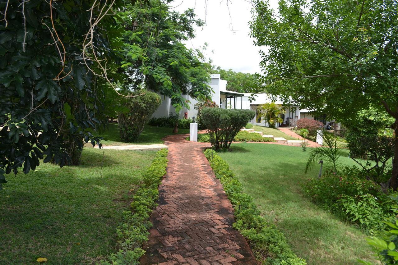 Tambuti Lodge Rundu Exteriör bild