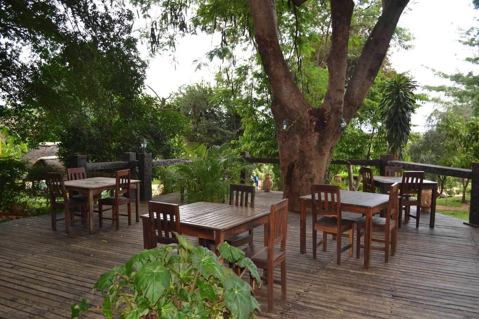 Tambuti Lodge Rundu Exteriör bild