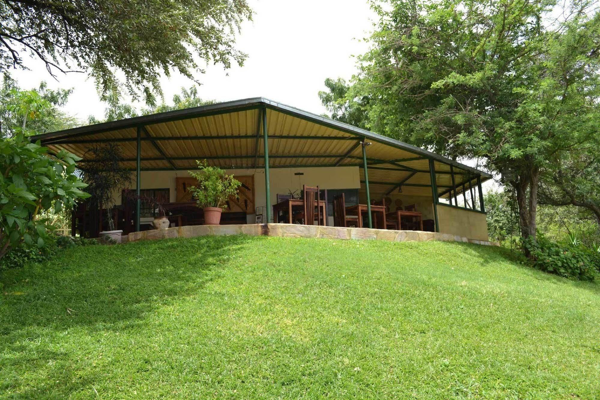 Tambuti Lodge Rundu Exteriör bild